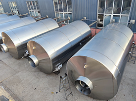 大（dà）中小型年產1萬噸精釀啤酒廠設備生產廠家