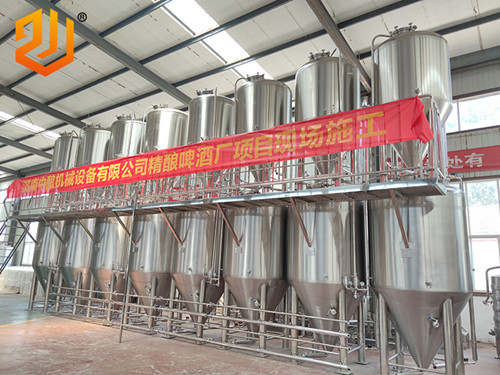 25噸啤（pí）酒廠設備糖化係（xì）統生產精釀啤酒使用什麽水源